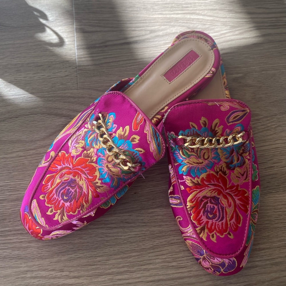 Women Forever21 Pink Multi-Color Chained Loafer Slides Size 8